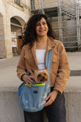Bild in Galerie-Betrachter laden, MOOF Barcelona Le Loop Denim – Hundetragetasche für kleine Hunde