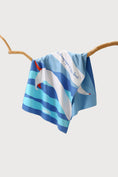 Bild in Galerie-Betrachter laden, The Beach Towel (160×80 cm) – leichtes, schnelltrocknendes Mikrofaser-Handtuch (Dackel-Edition)