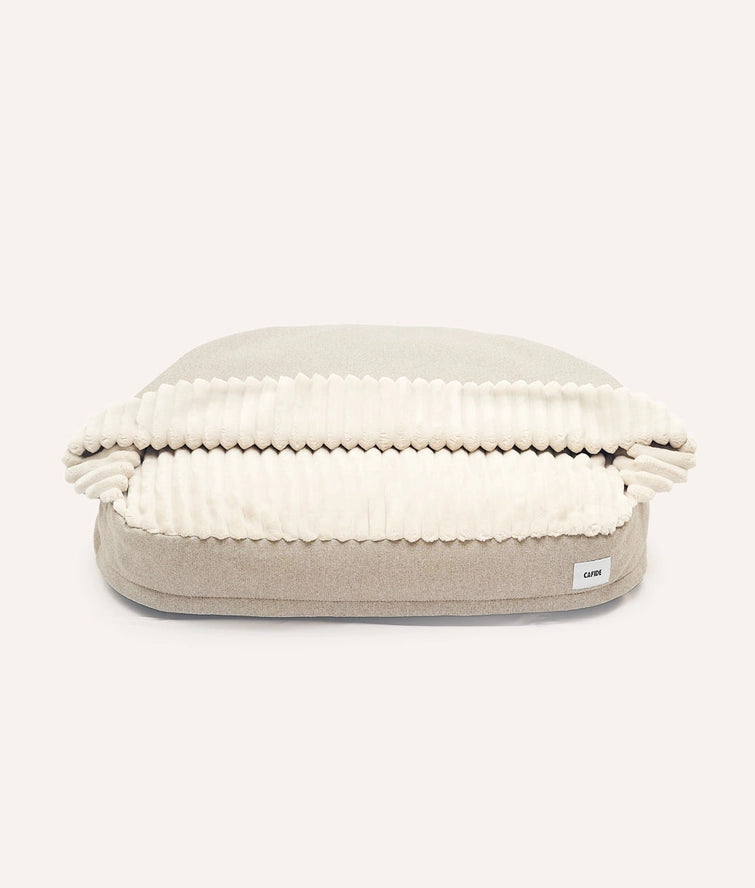 CAFIDE Hundebett „Maso“ mit Kapuze – Chenille & Cord, waschbar, nachhaltig