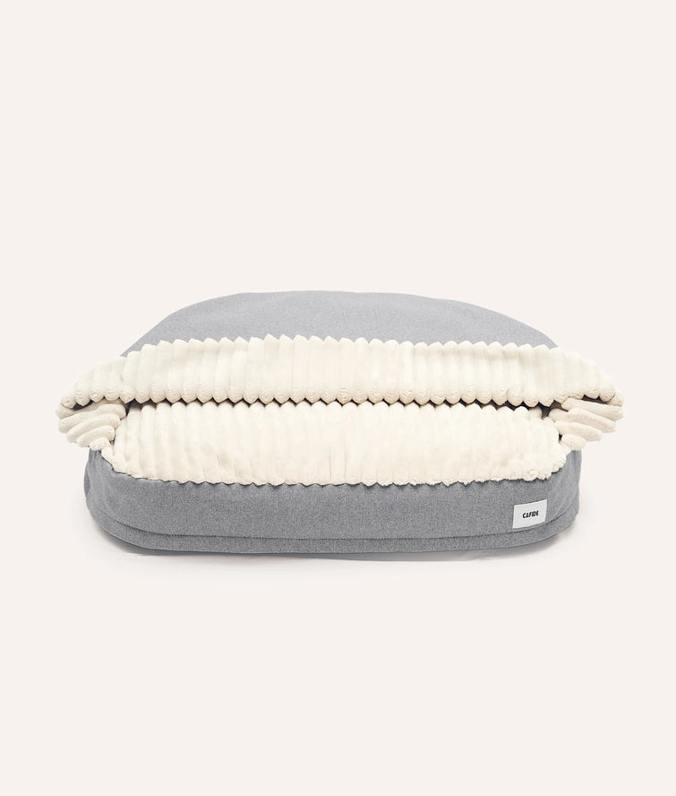 CAFIDE Hundebett „Maso“ mit Kapuze – Chenille & Cord, waschbar, nachhaltig