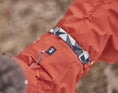 Bild in Galerie-Betrachter laden, Hurtta Regenmantel Mudventure Coat ECO
