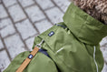 Bild in Galerie-Betrachter laden, Hurtta Regenmantel Mudventure Coat ECO
