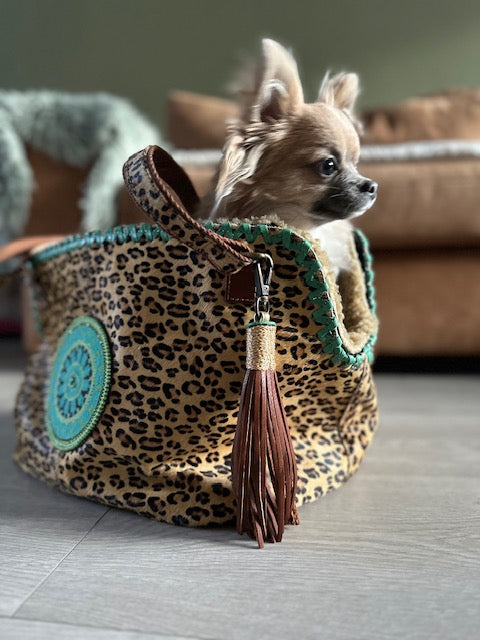 Dog with a Mission Hundetragetasche „Leopard Lily“ – Leder, stilvoll & komfortabel (bis zu 8 kg)