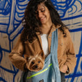 Bild in Galerie-Betrachter laden, MOOF Barcelona Le Loop Denim – Hundetragetasche für kleine Hunde
