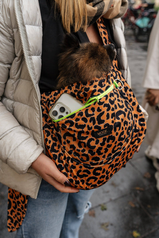 Hundebeutel-Tragetasche von MOOF Barcelona in WILD Leopardenmuster für kleine Hunde bis 4 und 8 KG