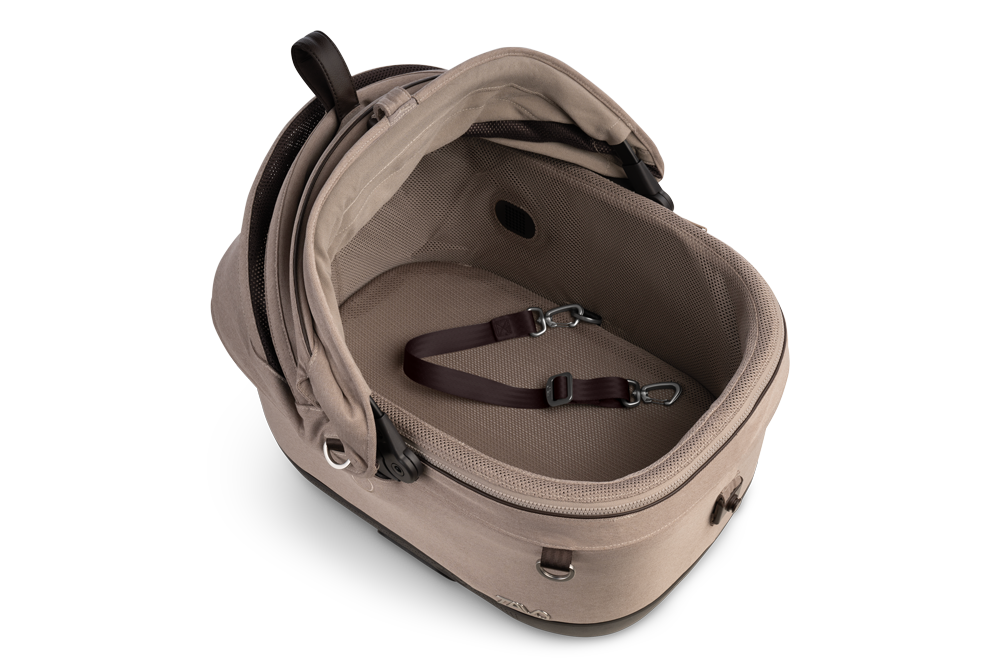 Tavo Pets Maeve™ iso wind – Haustier-Autositz mit integriertem Belüftungssystem und ISOFIX-Verankerung
