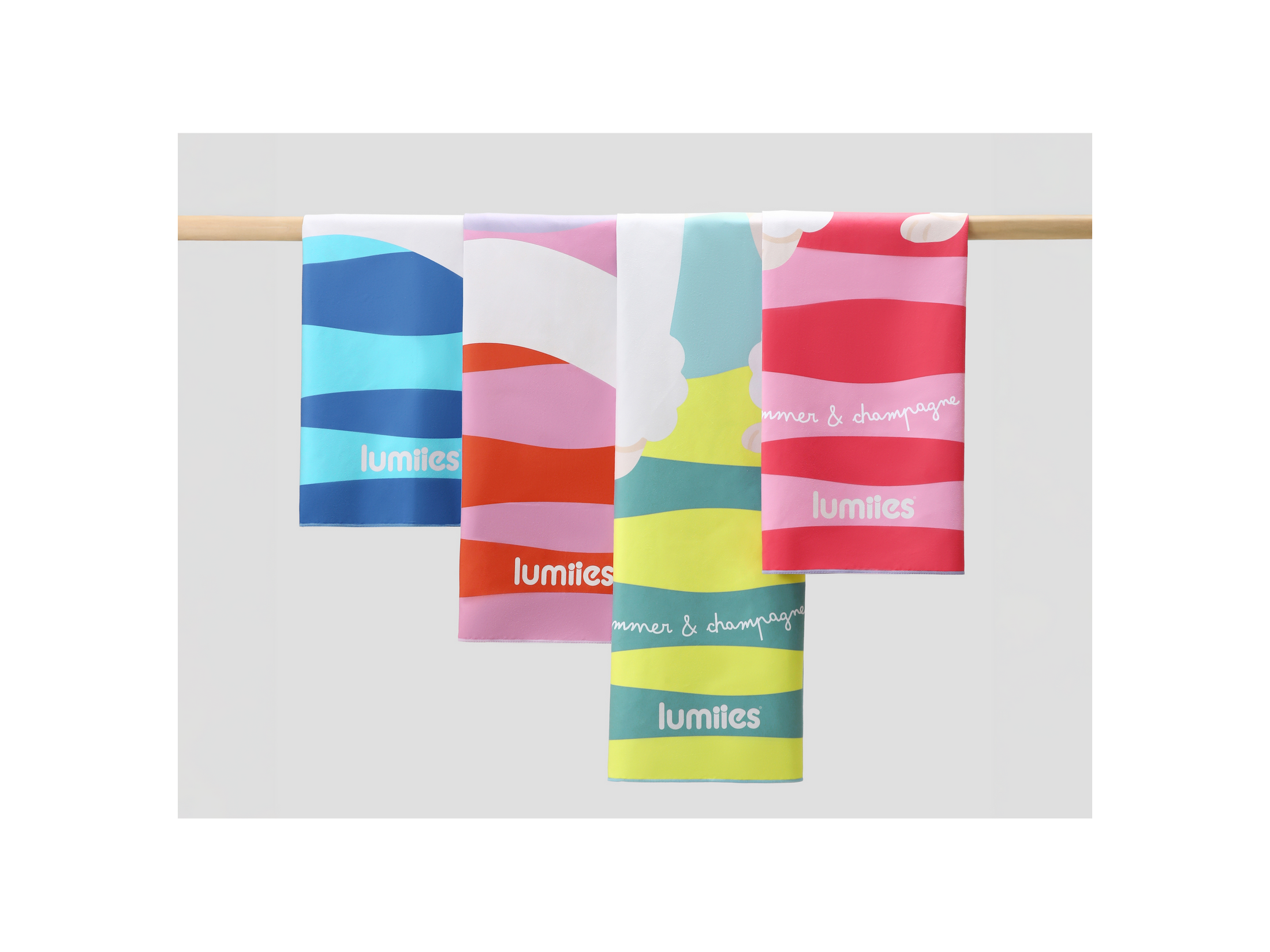 The Beach Towel (160×80 cm) – lightweight, quick-drying microfiber towel (Poodle Edition)