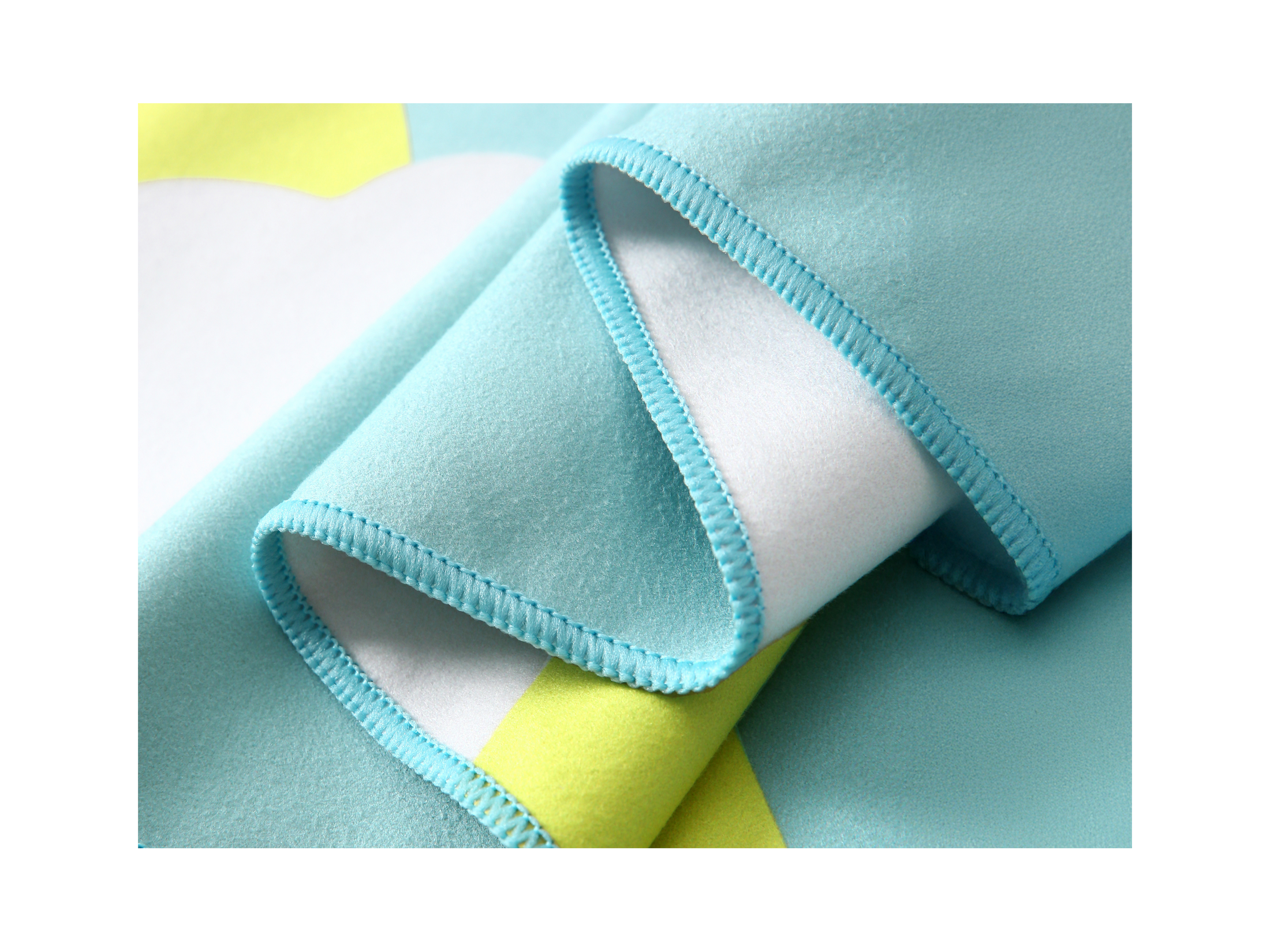 The Beach Towel (160×80 cm) – lightweight, quick-drying microfiber towel (Poodle Edition)