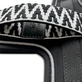 Bild in Galerie-Betrachter laden, Premium Hundegeschirr Gepolstert – Schwarz/Weiss
